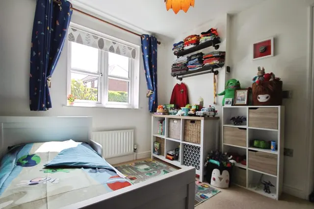 Photo 3 — Hexham Gardens, Northolt