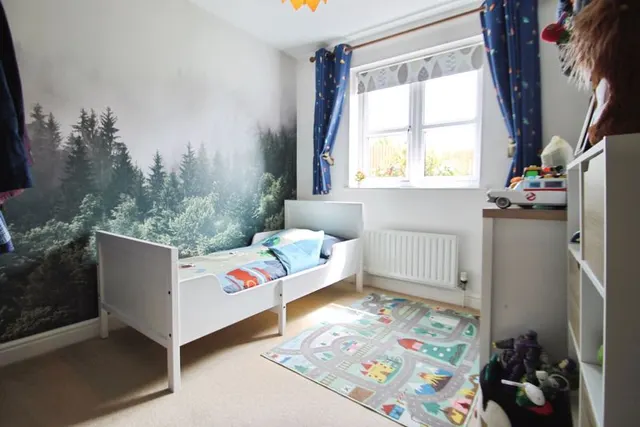 Photo 2 — Hexham Gardens, Northolt
