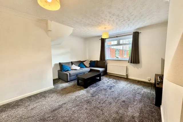 Photo 2 — Wickstead Close, Nantwich, Cheshire, CW5
