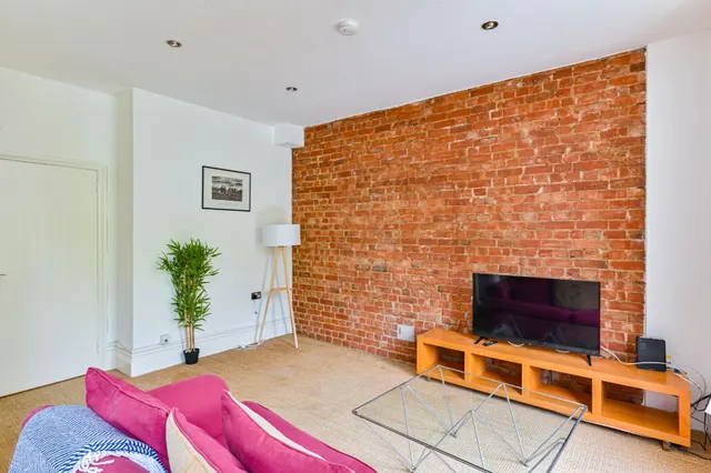 Ground Floor, 1 Palliser Road, London, photo 1
