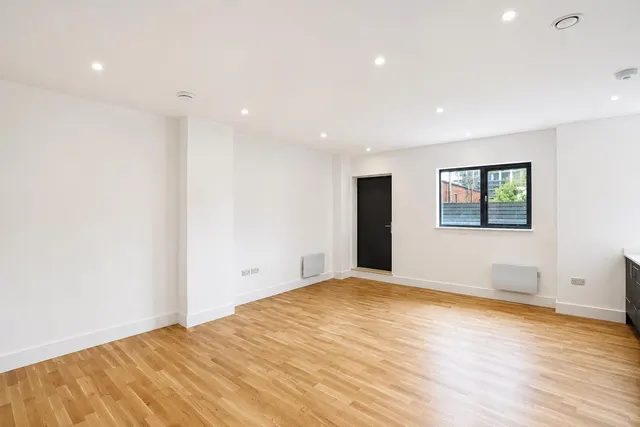 Photo 3 — 718-722 Seven Sisters Road, London, N15 5NE