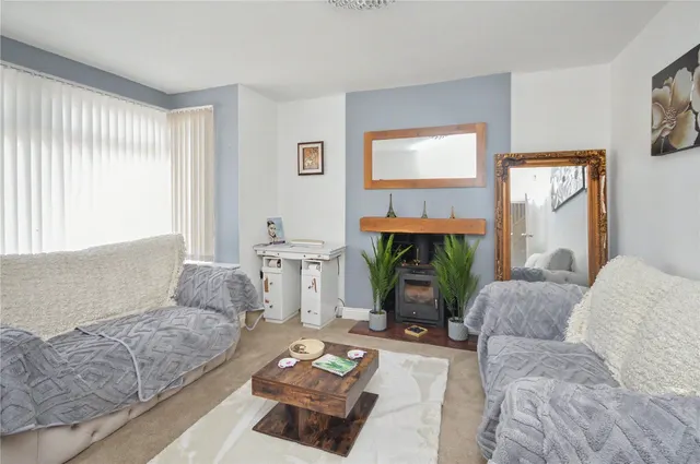 Ring Road, Middleton, LS10, photo 2