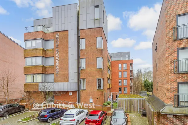 Wood Street, East Grinstead, RH19, photo 1