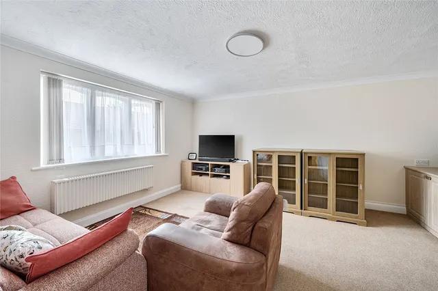 Photo 3 — The Alders, West Wickham, BR4