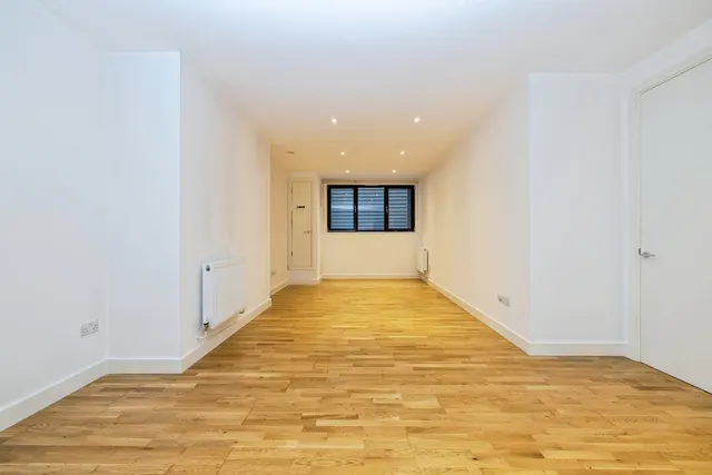 Manningtree Street, Aldgate, E1, photo 3