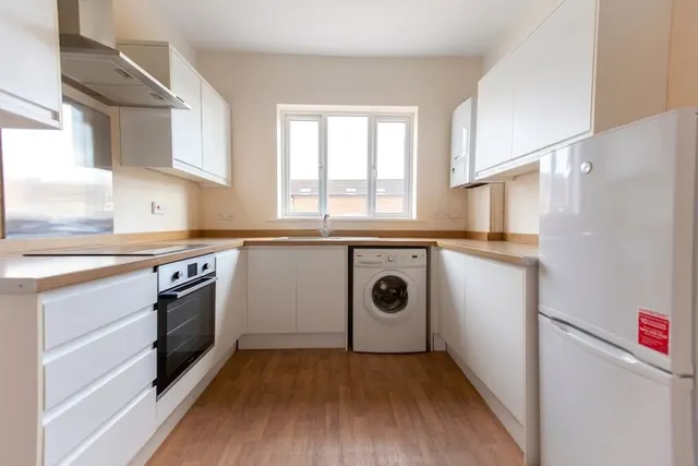 Kennington Avenue, Bishopston, BS7, photo 1