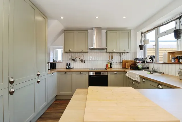 Photo 2 — Kingston Drive, Mangotsfield, Bristol, BS16