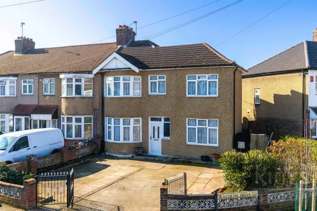 Seaforth Drive, Waltham Cross, photo 1