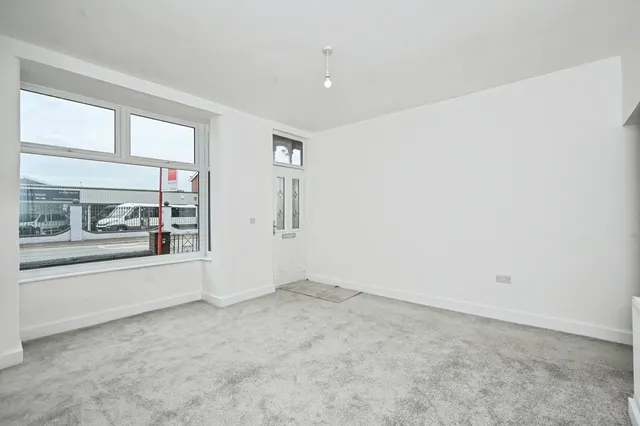 Bickershaw Lane, Abram, WN2, photo 3