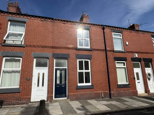 Charles Street, St Helens, photo 1
