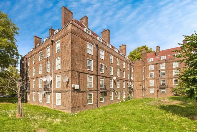 Albion Avenue, London, SW8, photo 1