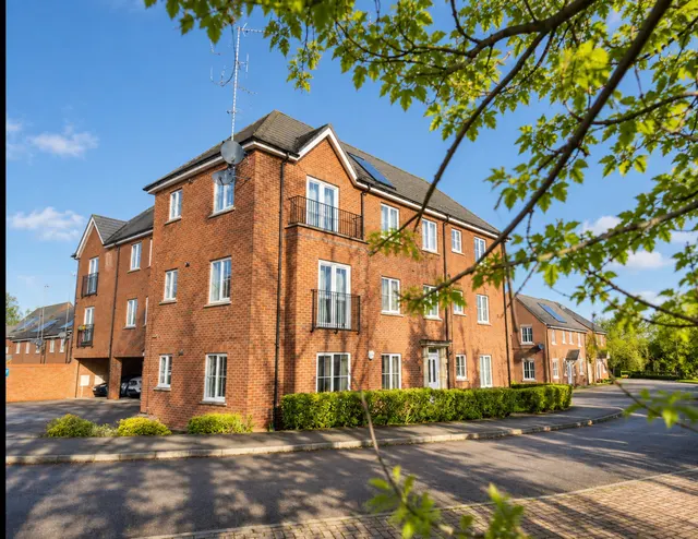 Cable Crescent, Woburn Sands, MK17, photo 2
