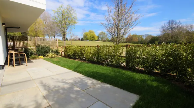 Montgomerie Lodge, High Road, Chigwell, photo 1
