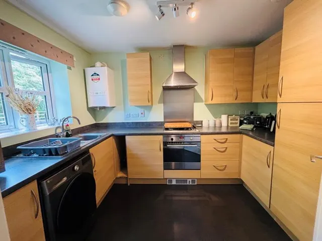 Raxster Drive, Snedshill St Georges, photo 3