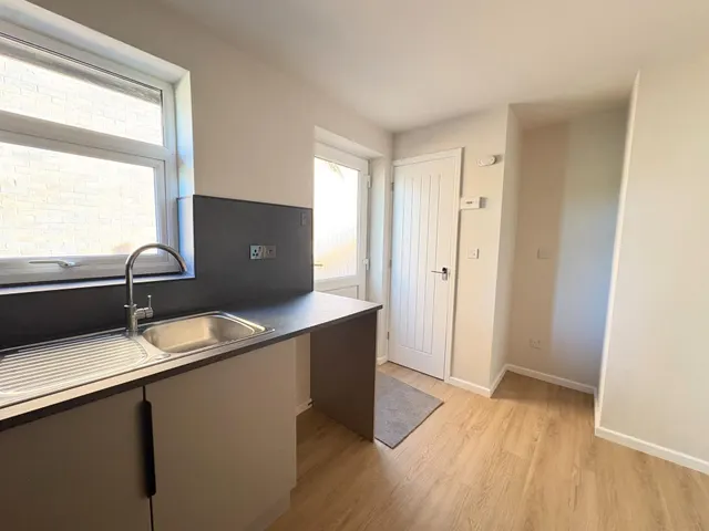 Juniper Gardens, Bingham, NG13, photo 3