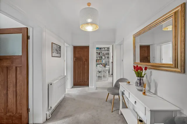 Kew Road, Richmond, TW9, photo 3