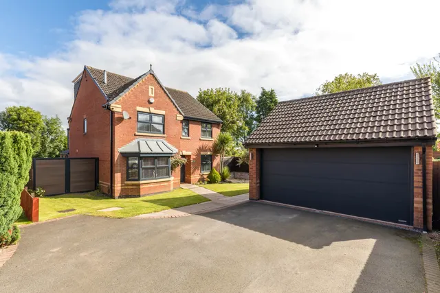 Kielder Close, Ashton-In-Makerfield, WN4, photo 1