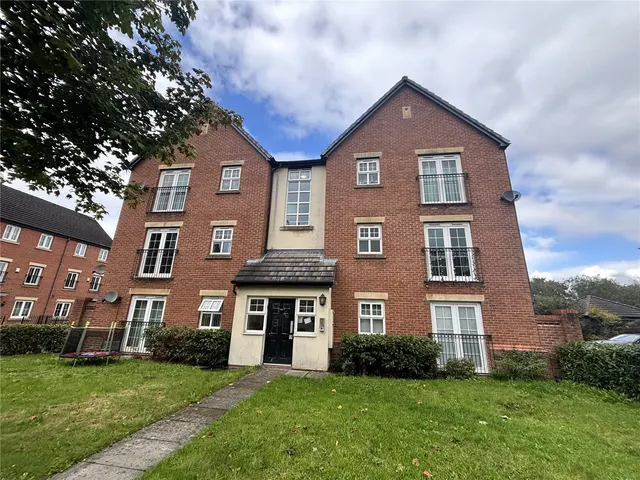 Newbold Hall Drive, Rochdale, OL16, photo 1
