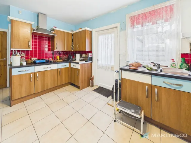 Photo 2 — Bela Grove, Blackpool, FY1