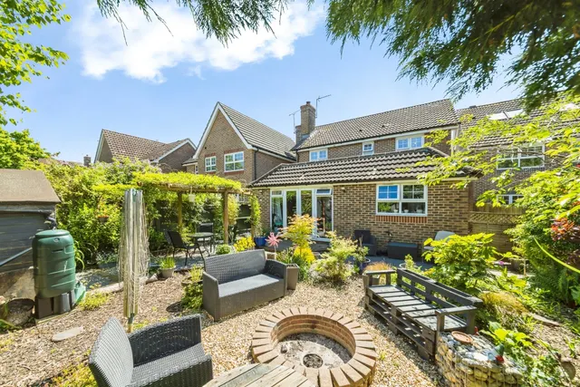 The Oaks, Burgess Hill, RH15, photo 2