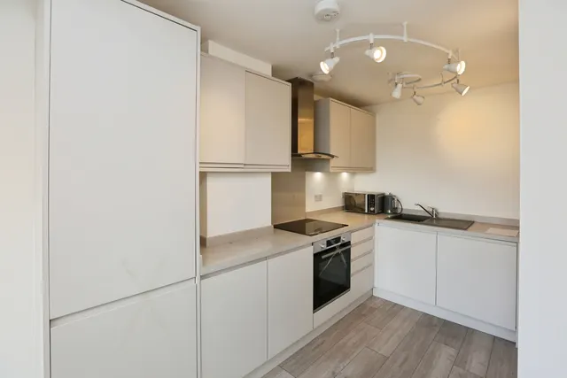 West Street, Fareham, PO16, photo 2