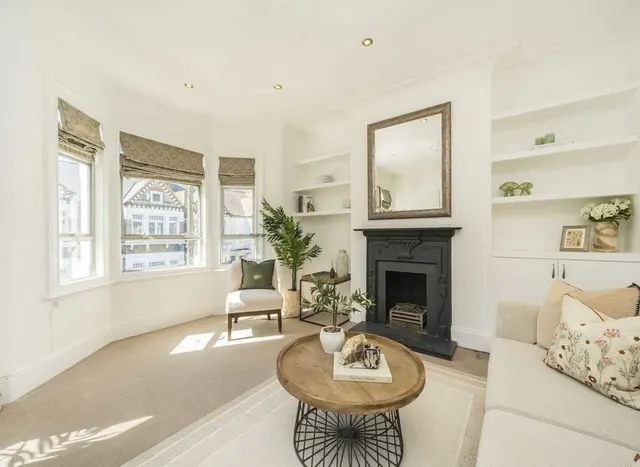 Photo 2 — Thirsk Road, Northcote Road, SW11
