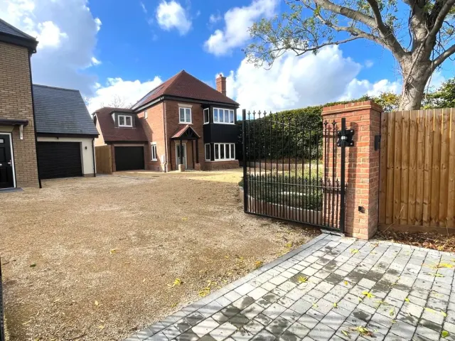 Chandlers Court, Long Marston, HP23, photo 1