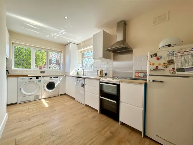 Greenhythe Road, Heald Green, photo 3