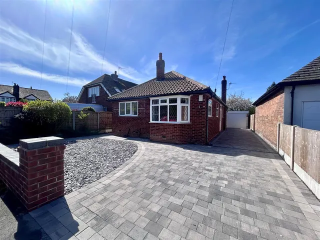 Greenhythe Road, Heald Green, photo 1