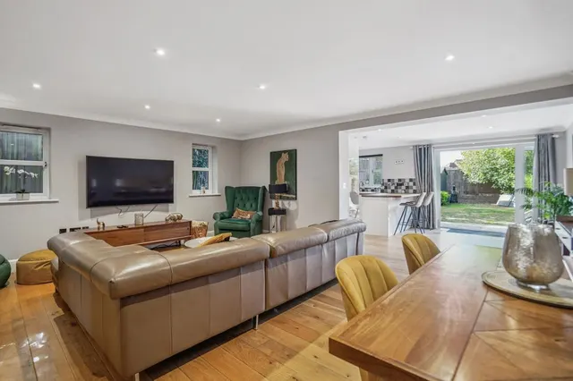Harefield Road, Uxbridge, UB8, photo 3