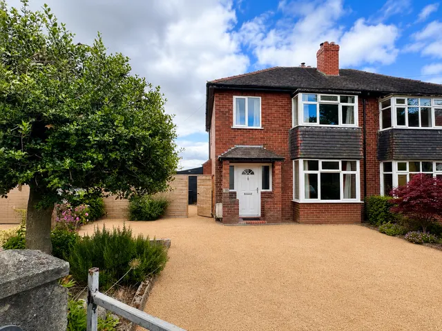 Oak Drive, Oswestry, SY11 2RU, photo 1