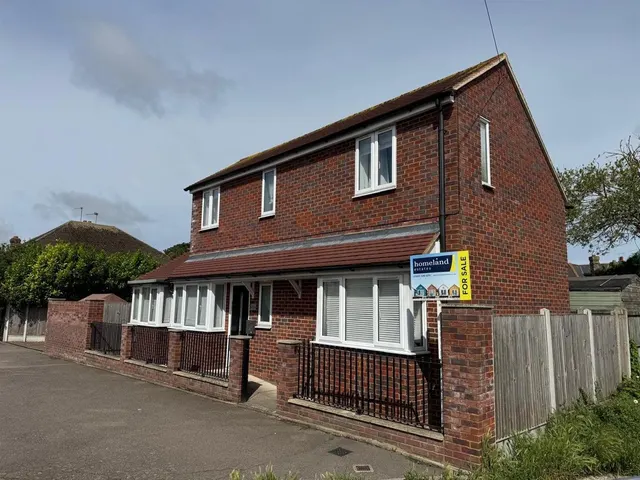 Photo 2 — Norman Road, Broadstairs, Kent CT10 3BZ