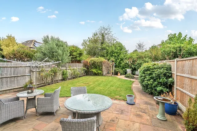 Photo 3 — Cavendish Way, West Wickham, BR4