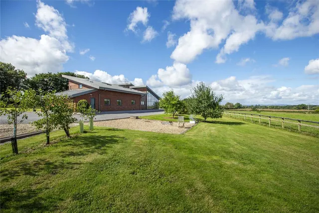 Thornfalcon, Taunton, Somerset, TA3 5NR, photo 1