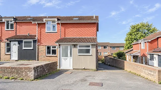 Harvard Close, Lewes, BN7, photo 1