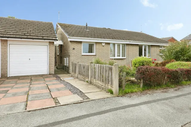 Hunters Way, Dinnington, Sheffield, photo 1