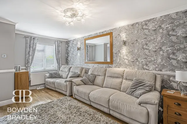 Photo 2 — Crucible Close, Chadwell Heath, RM6