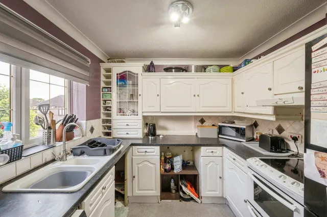 Windsor Close, Harlington, DN5, photo 3