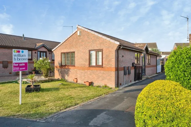 Windsor Close, Harlington, DN5, photo 1