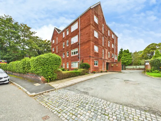 Holly Mount Laurel Road, West Park, St Helens, WA10, photo 1