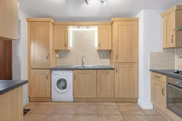 Photo 3 — Kelling Way, Broughton, Milton Keynes, Buckinghamshire, MK10 9NW