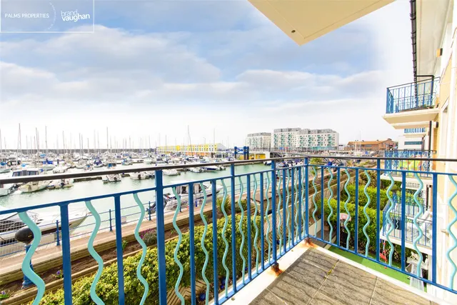 Neptune Court, The Strand, BN2, photo 1