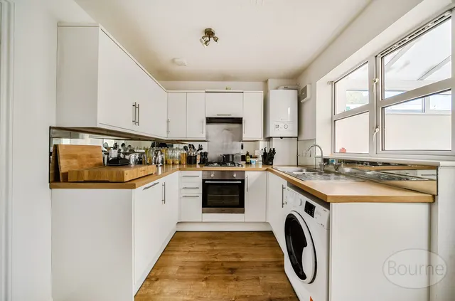 Riverview Gardens, Cobham, KT11, photo 2
