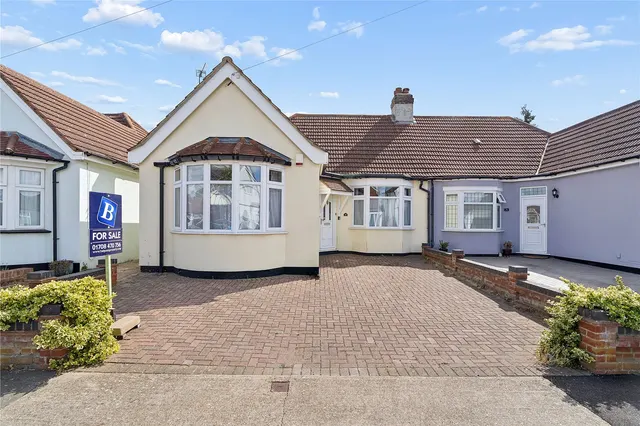 Mansfield Gardens, Hornchurch, RM12, photo 1