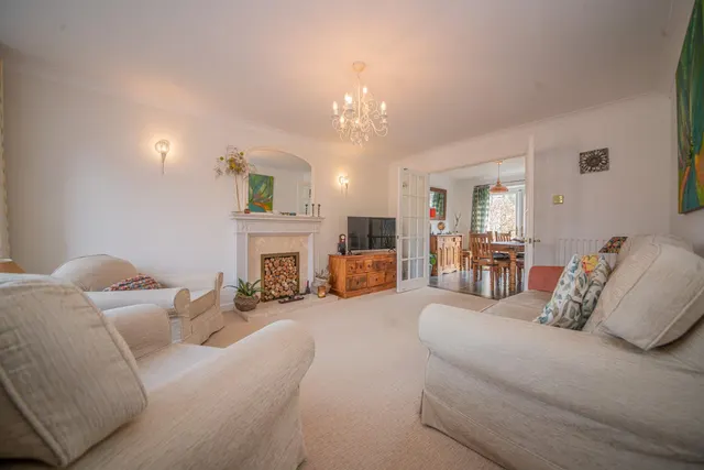 Abbotsbury Road, Bishopstoke, Eastleigh, SO50 8NZ, photo 1