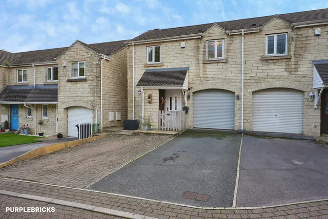Longwood Gate, Huddersfield, HD3, photo 1