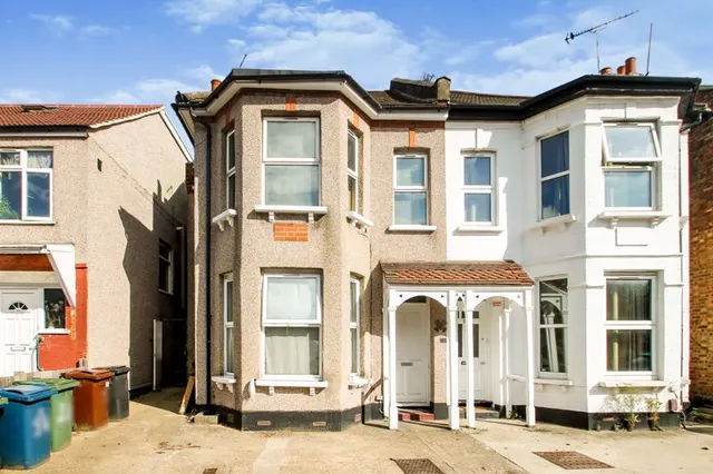 Photo 2 — 24 Vaughan Road, Harrow