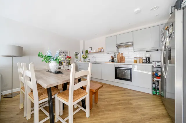 Wickham Road, Fareham, PO16, photo 3