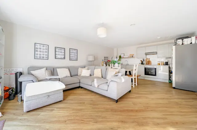 Wickham Road, Fareham, PO16, photo 2
