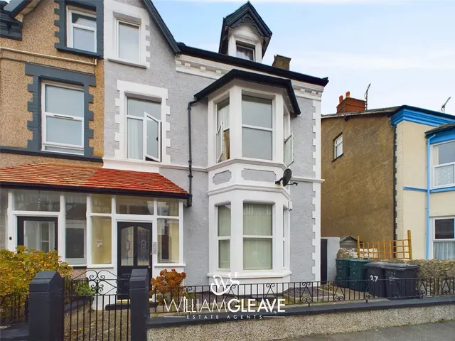 Caroline Road, Llandudno, Conwy, LL30 2TY, photo 1